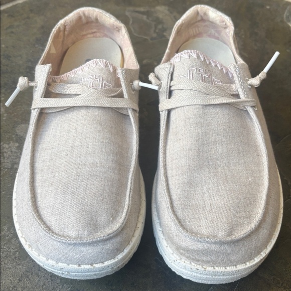 Hey Dude Wendy Shoe - Picture 3 of 13